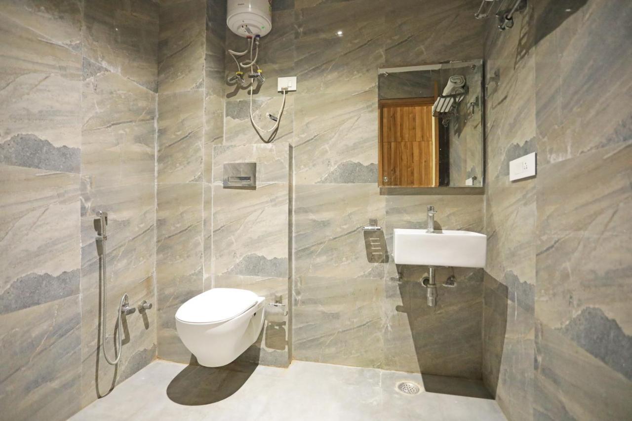 Hotel Good Vibe Near Delhi Igi Airport นิวเดลี ภายนอก รูปภาพ