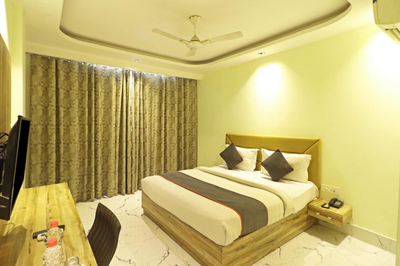 Hotel Good Vibe Near Delhi Igi Airport นิวเดลี ภายนอก รูปภาพ