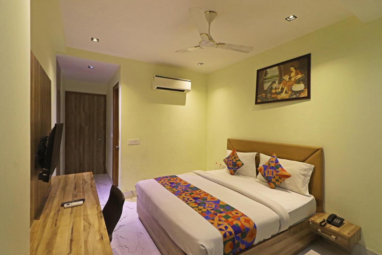Hotel Good Vibe Near Delhi Igi Airport นิวเดลี ภายนอก รูปภาพ