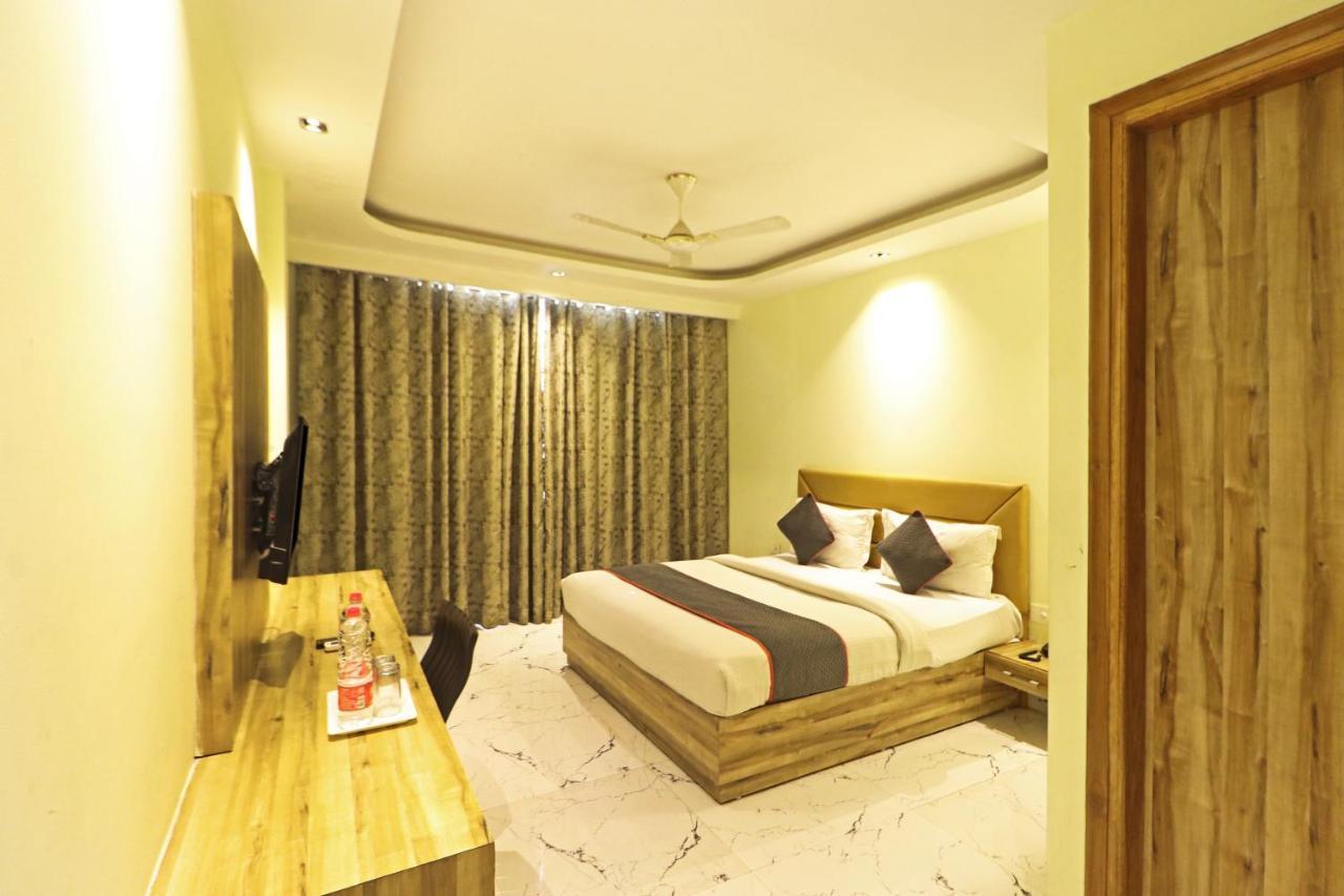 Hotel Good Vibe Near Delhi Igi Airport นิวเดลี ภายนอก รูปภาพ