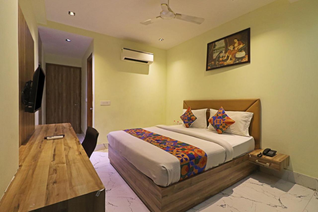 Hotel Good Vibe Near Delhi Igi Airport นิวเดลี ภายนอก รูปภาพ